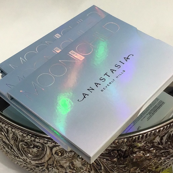 ABH🌙 Moonchild Glow Face Body Highlighter - Picture 2 of 6